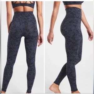 Athleta Elation textured tight leggings in frosted floral black blue